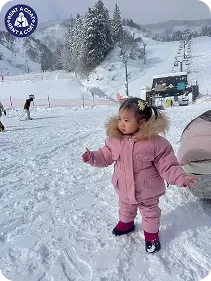 รีวิวเช่าชุดลุยหิมะเด็กผู้หญิงสีชมพู เที่ยวสกีรีสอร์ทหน้าหนาว