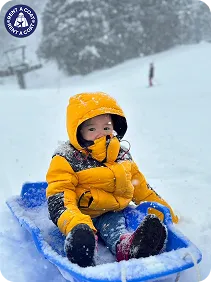 รีวิวเช่าเสื้อกันหนาวเด็กเล็ก ใส่เล่นกระดานเลื่อนหิมะอย่างอบอุ่น