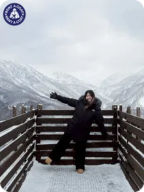 รีวิวลูกค้าใส่เสื้อพาร์ก้ากันหนาวสีดำ ทริปเที่ยวภูเขาหิมะ