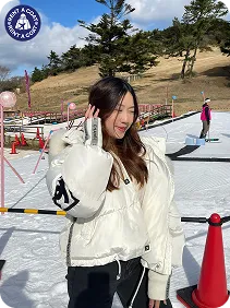 รีวิวเช่าเสื้อกันหนาวทรงพัฟเฟอร์สีขาว ใส่เที่ยวลุยหิมะหน้าหนาว