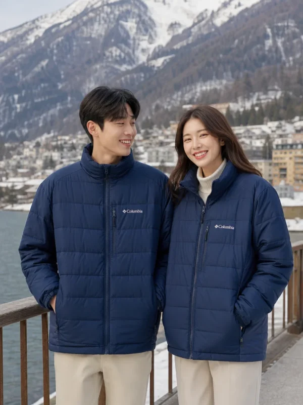 เสื้อแจ็คเก็ตพัฟเฟอร์สีกรมท่า Columbia ด้านหน้า คอปกสูง